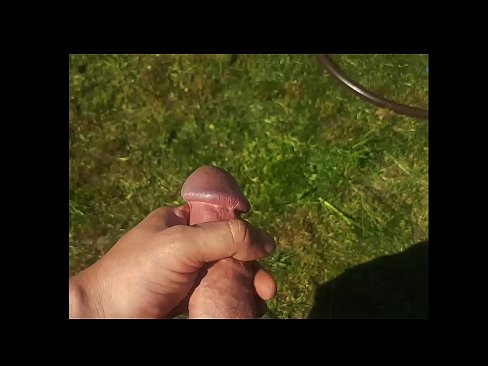 ❤️ Hot hottie si fa scopare la figa rosa e sborra con uno squirt in un giardino estivo Porno duro al it.hentaibar-com.ru